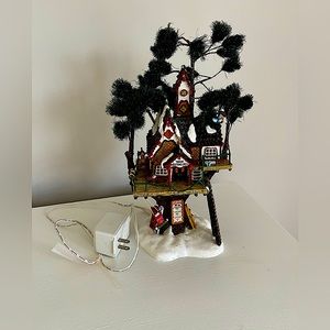 Department 56 North Pole Woods Town Meeting Hall